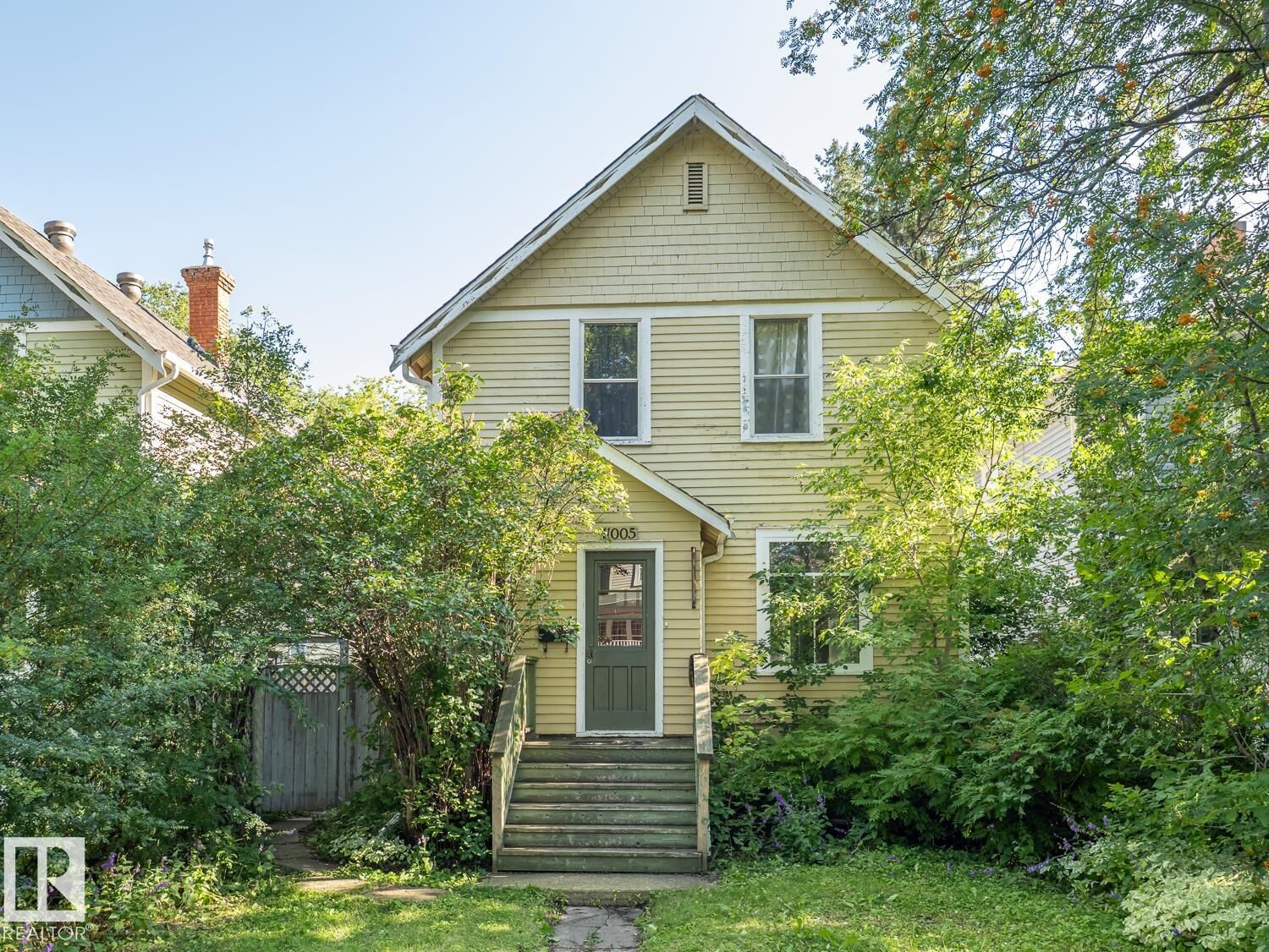 Property Photo:  11005 80 Avenue NW  AB T6G 0R2 