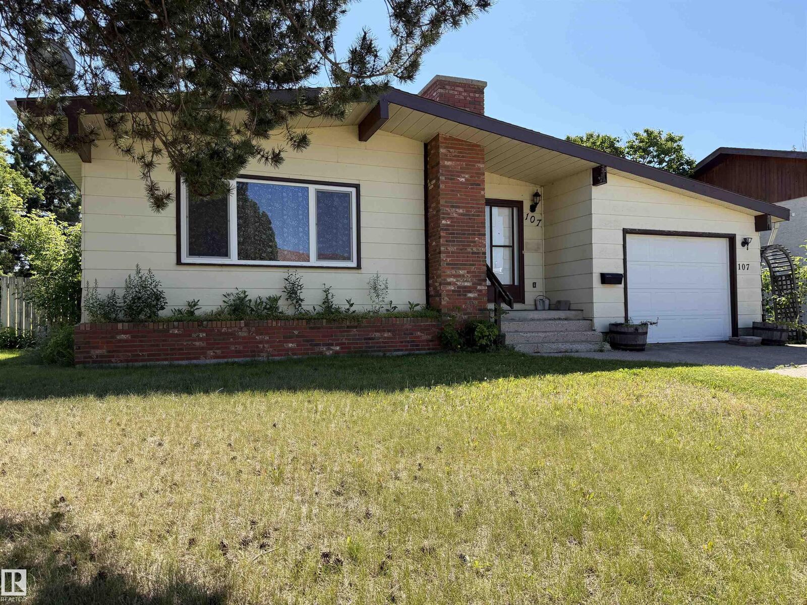 Property Photo:  107 Mountain Ash Drive  AB T9A 2T4 