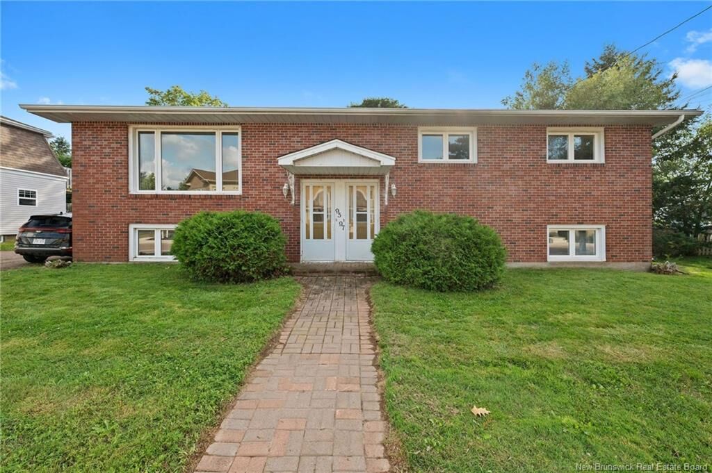 Property Photo:  95-97 Pleasant Street  NB E4P 2L6 