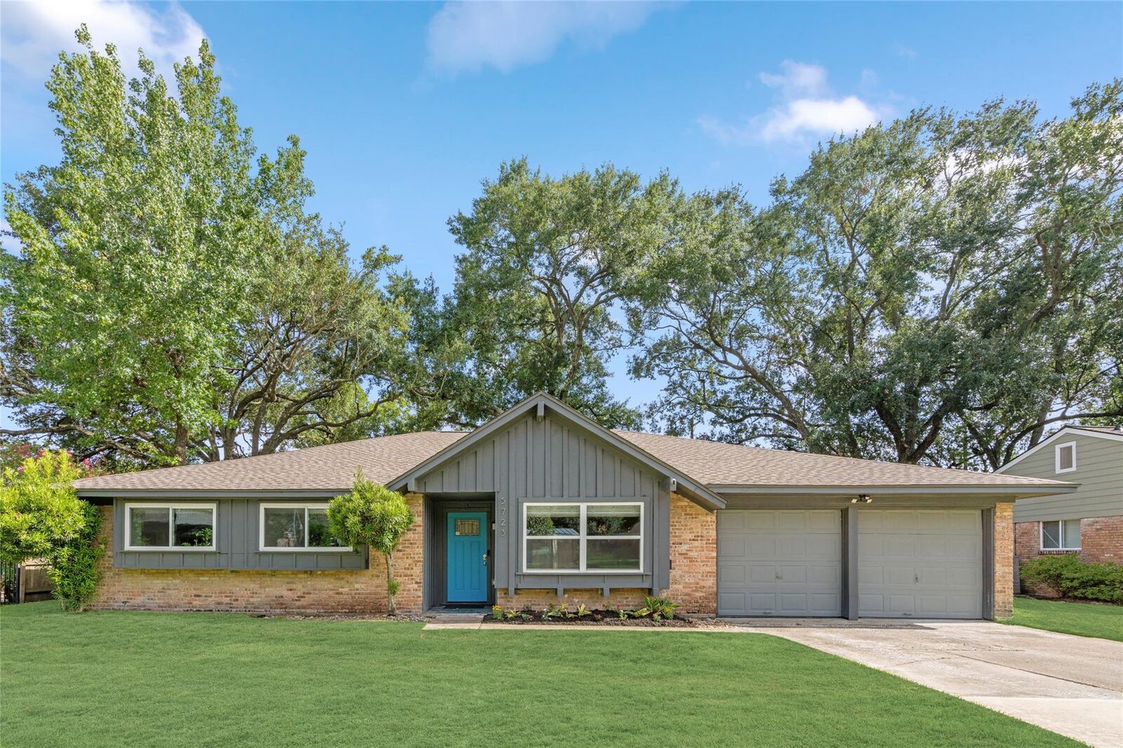 Property Photo:  5723 Spellman Road  TX 77096 