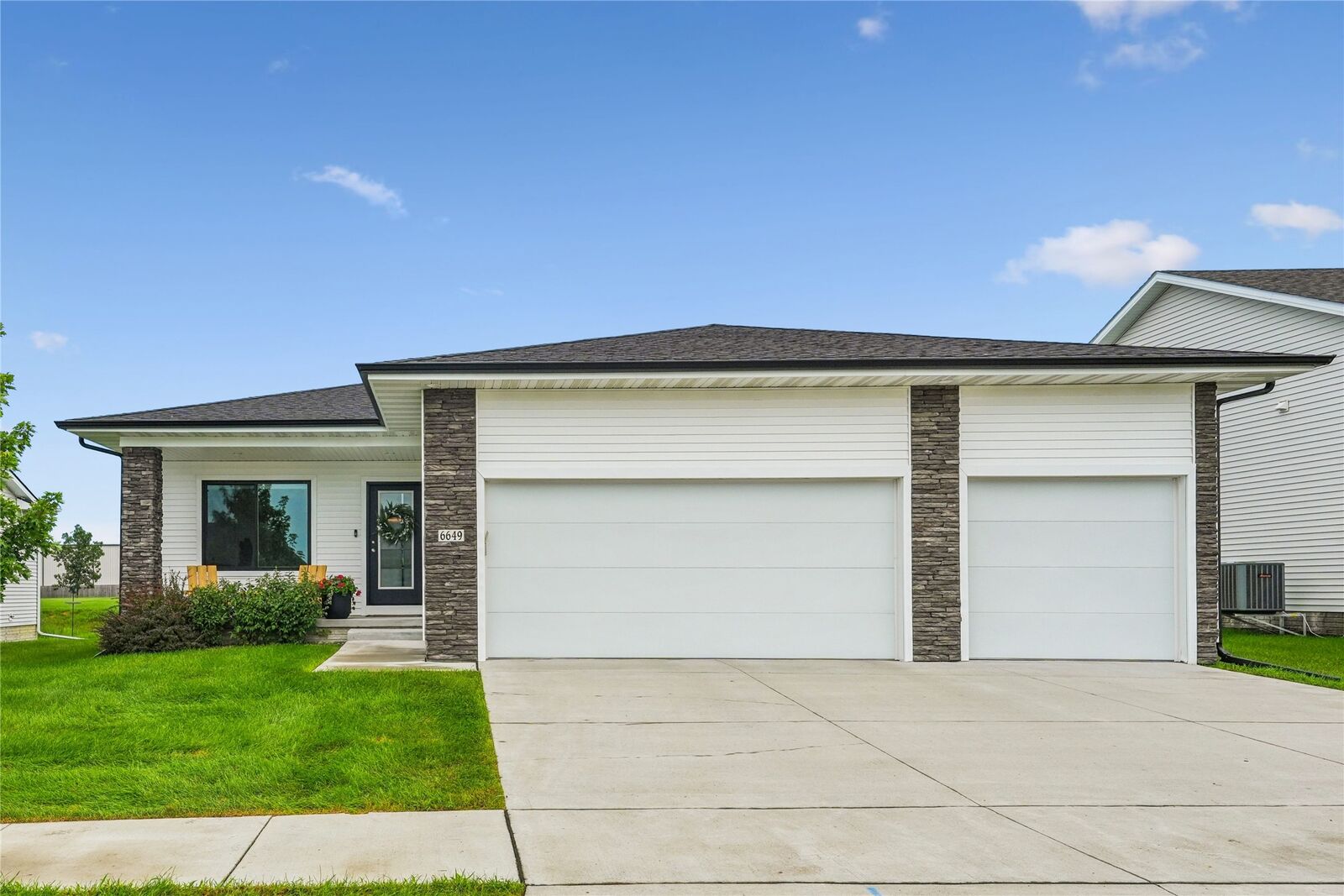Property Photo:  6649 NE 12th Court  IA 50313 