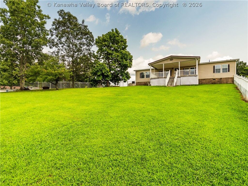Property Photo:  17 Saratoga Lane  WV 25526 