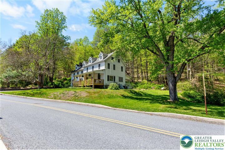 Property Photo: 1841 Twin Pine Road PA 18360