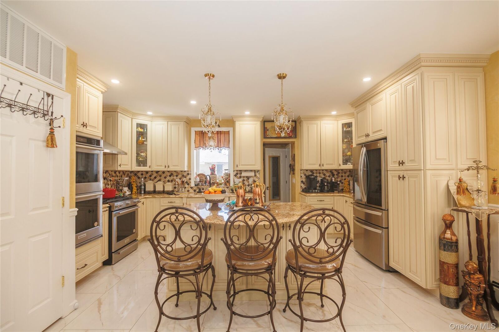 Property Photo: 1715 Hering Avenue NY 10461