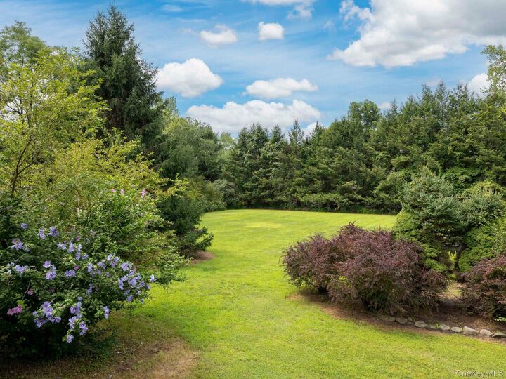 Property Photo:  233 Queens Highway  NY 12446 