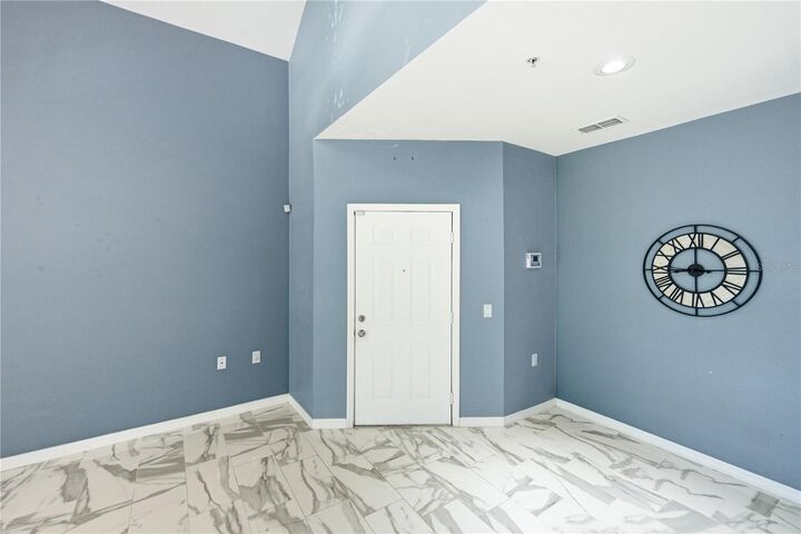Property Photo: 1640 Villa Capri Circle 301 FL 33556