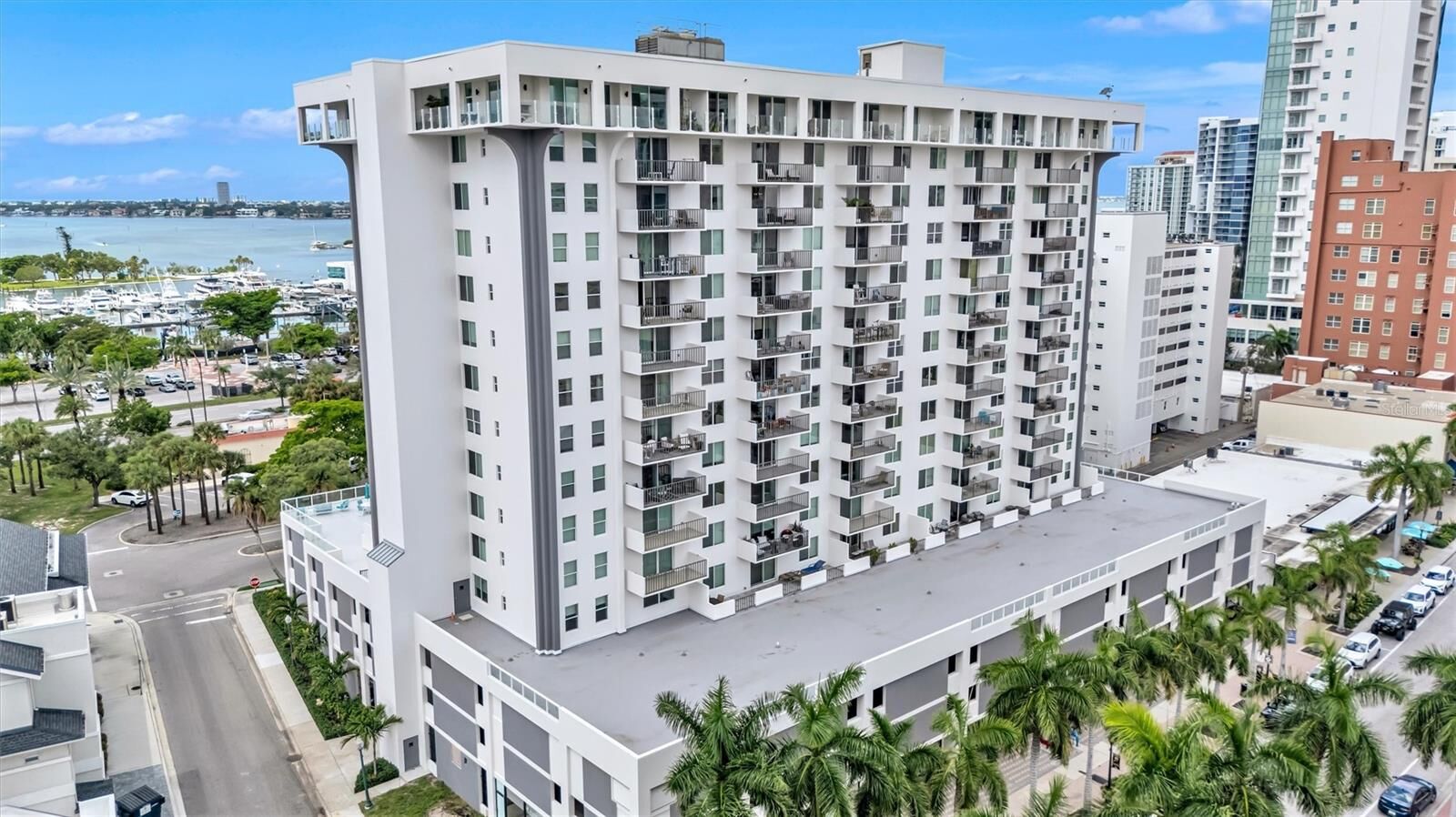 Property Photo: 101 S Gulfstream Avenue 14D FL 34236