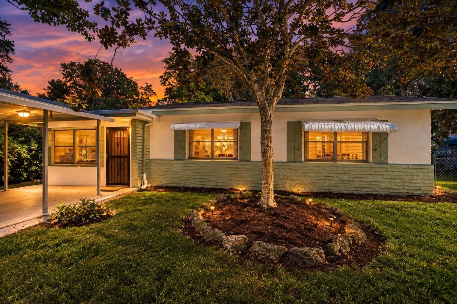 Property Photo:  7810 Chapel Avenue  FL 34668 