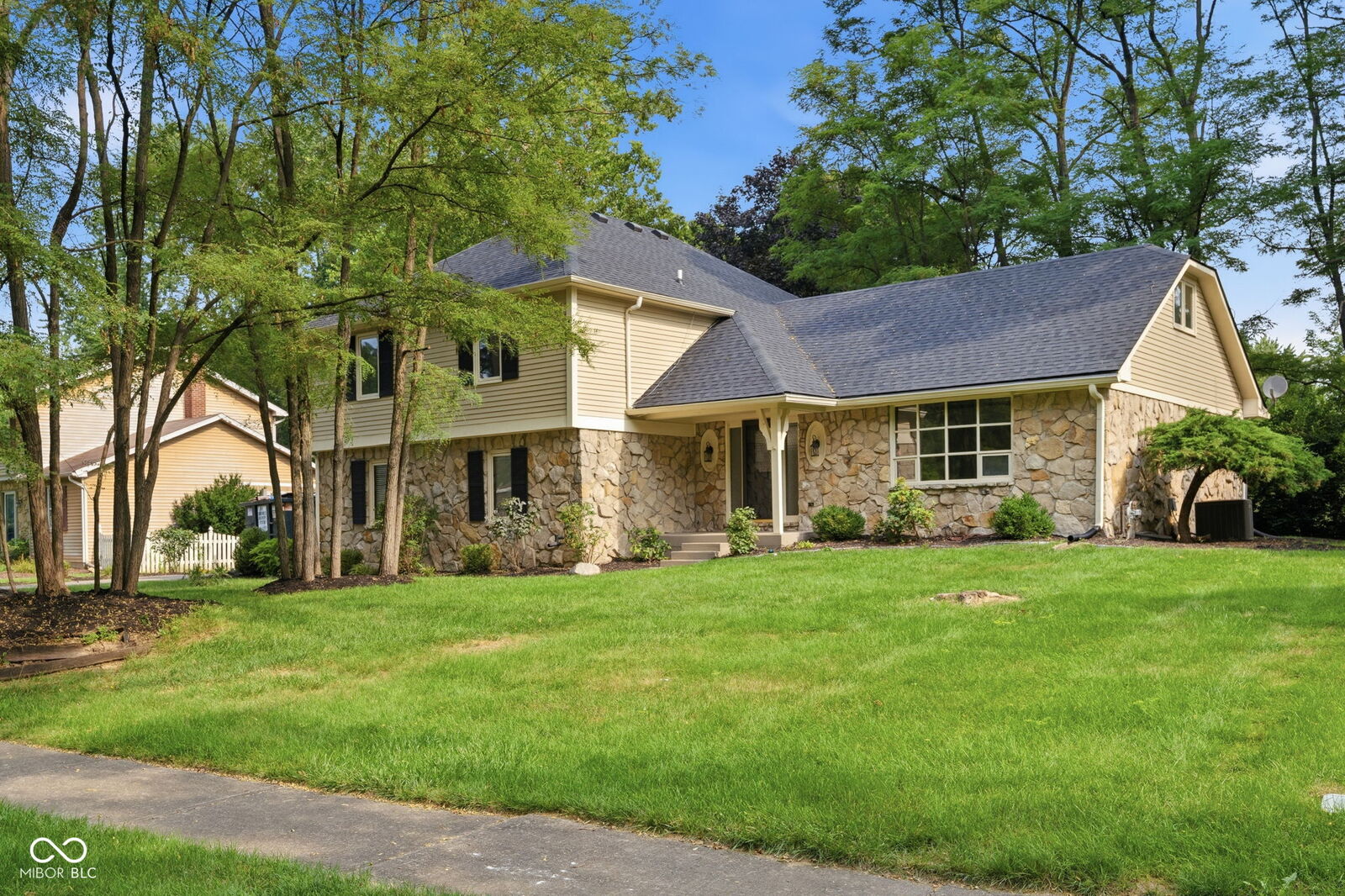 Property Photo:  206 Westminster Drive  IN 46060 