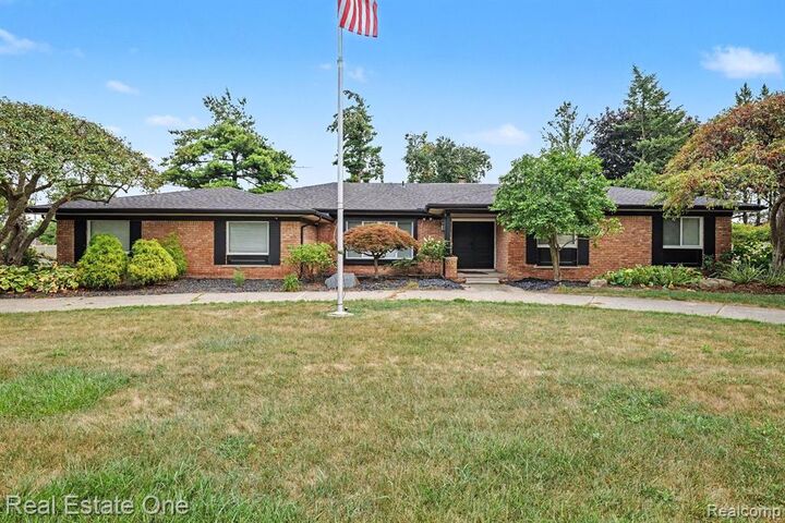 Property Photo: 11584 Chicago Road MI 48093 1146