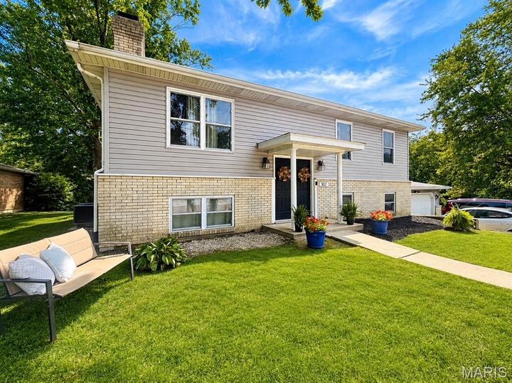 Property Photo: 307 Hazel Street IL 62294