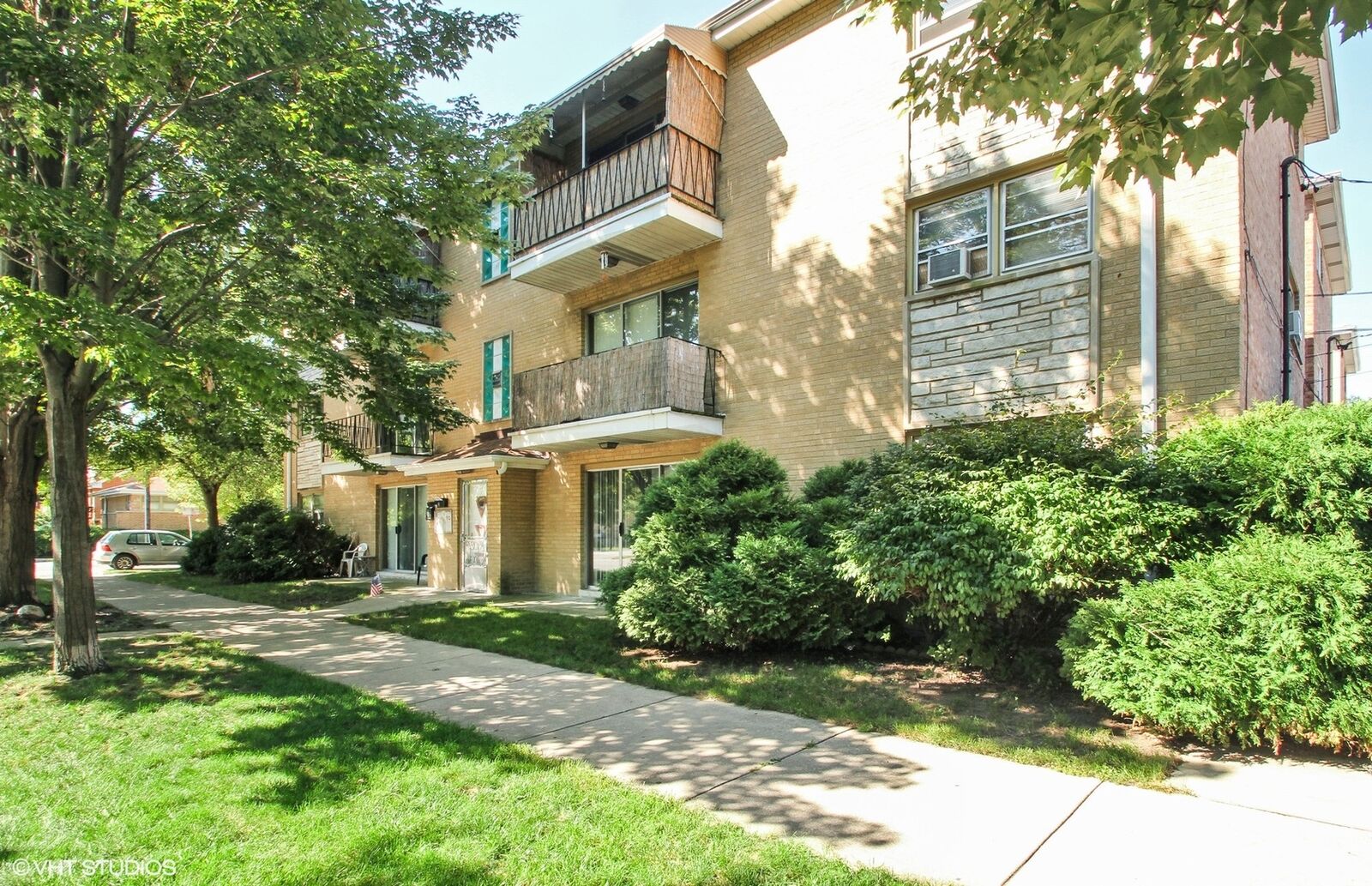 Property Photo: 5534 W Bryn Mawr Avenue 2S IL 60646