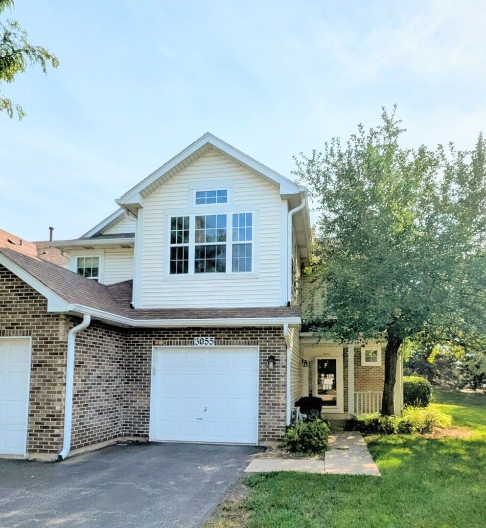 Property Photo:  3055 Kentshire Circle  IL 60564 