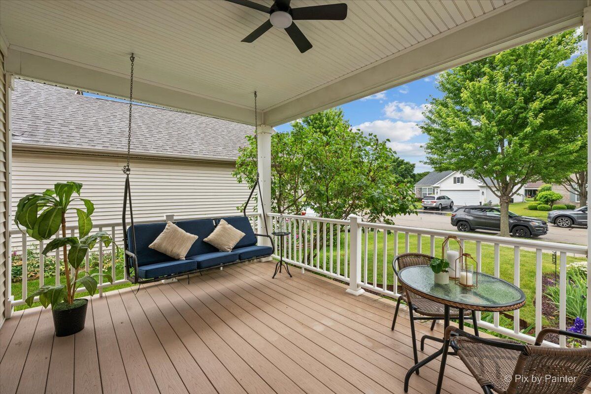 Property Photo: 13215 Oakwood Avenue IL 60142