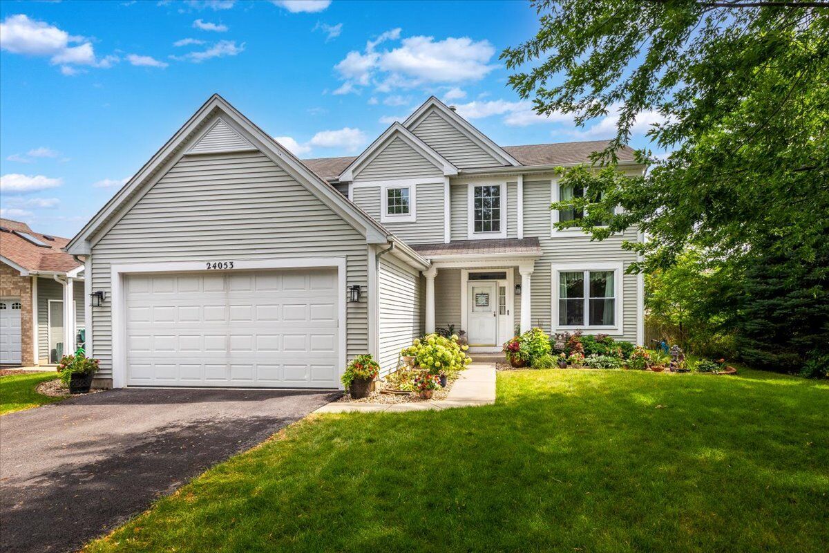 Property Photo:  24053 Nightingale Court  IL 60585 