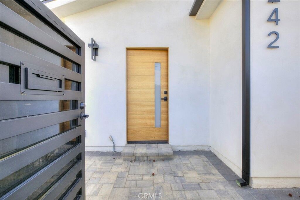 Property Photo: 2242 N Keystone CA 91504