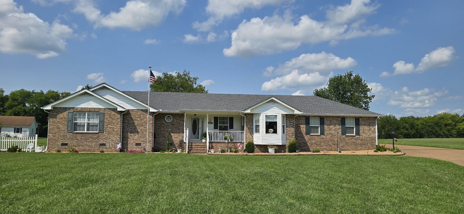 Property Photo:  135 Hidden Cove Ct  TN 37066 