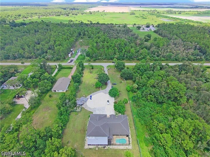 Property Photo: 3420 72nd Avenue NE FL 34120
