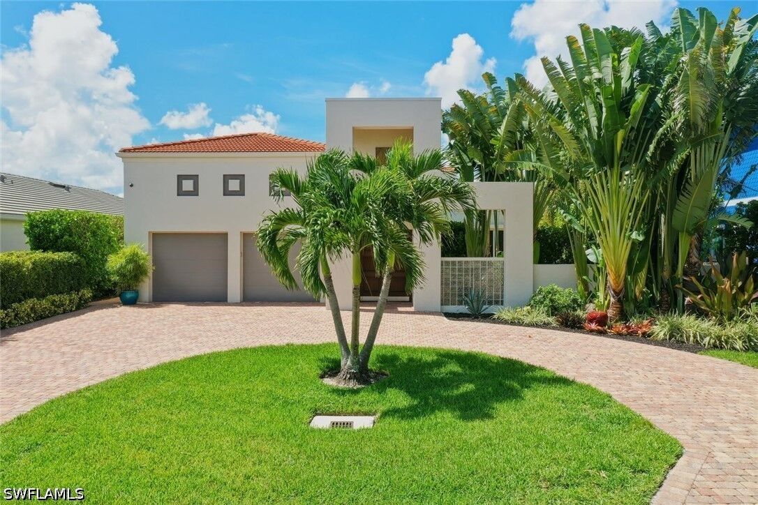 Property Photo: 576 96th Avenue N FL 34108
