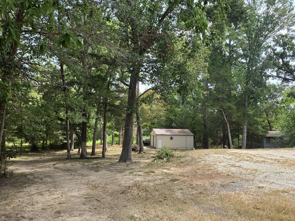 Property Photo: 945 Marina Dr TX 75862