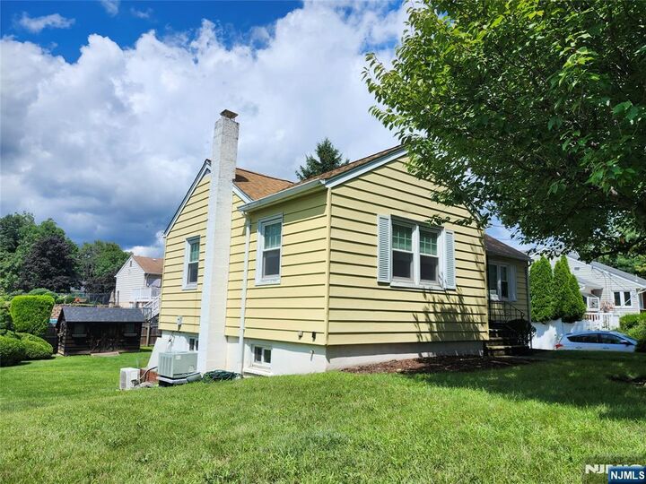 Property Photo:  11 Bullens Avenue  NJ 07470 
