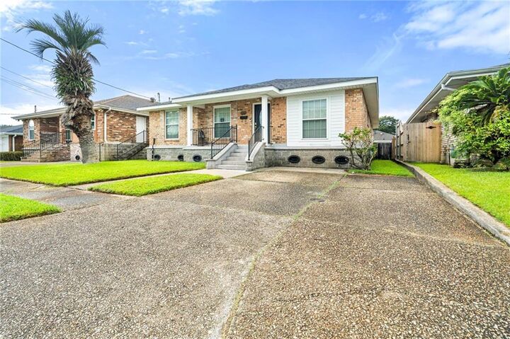 Property Photo: 2512 Taft Park LA 70001