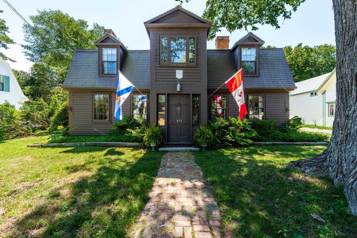 477 St George Street — photo 1