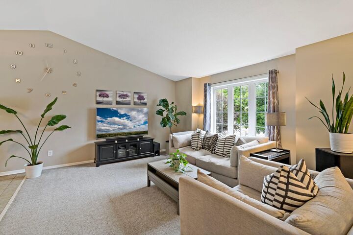 Property Photo:  842 Sterling Street S  MN 55119 