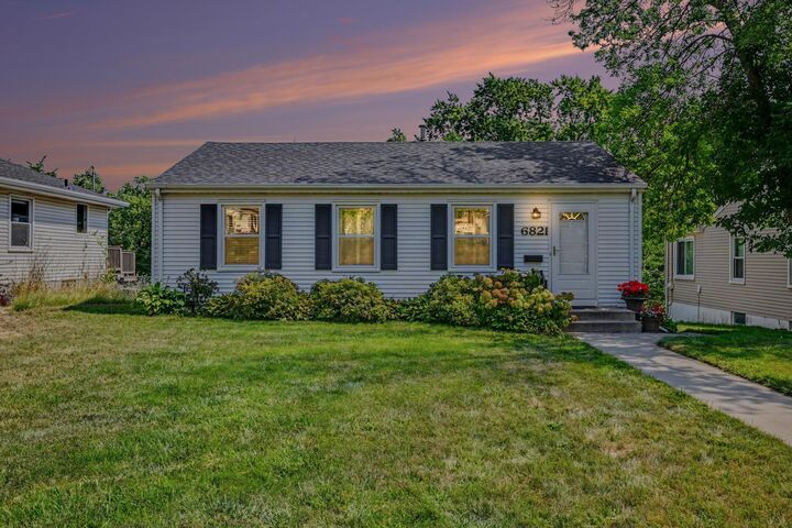 Property Photo: 6821 Upton Avenue S MN 55423