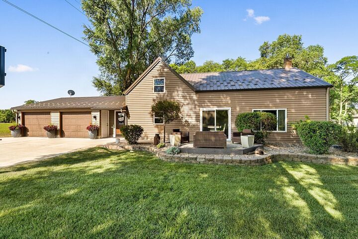 Property Photo:  231 County Road 23  MN 56368 