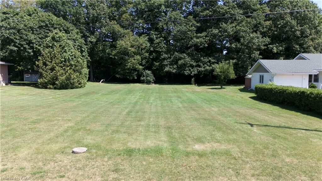 Property Photo:  8 Sunninghill Drive  ON N0A 1N6 