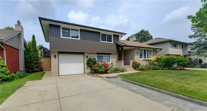 Property Photo: 51 Charlotte Crescent ON N2B 2K2