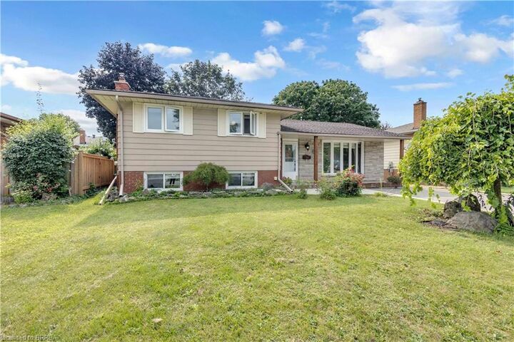 Property Photo: 92 Brier Park Road ON N3R 5T4