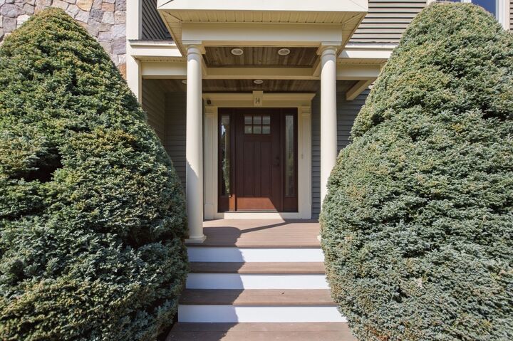 Property Photo:  14 Pleasant St  MA 01864 