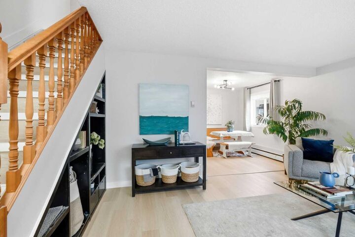 Property Photo:  3809 45 Street SW 99  AB T3E 3V6 