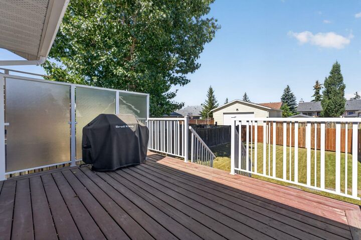 Property Photo: 42 West Boothby Crescent AB T4C 1L9