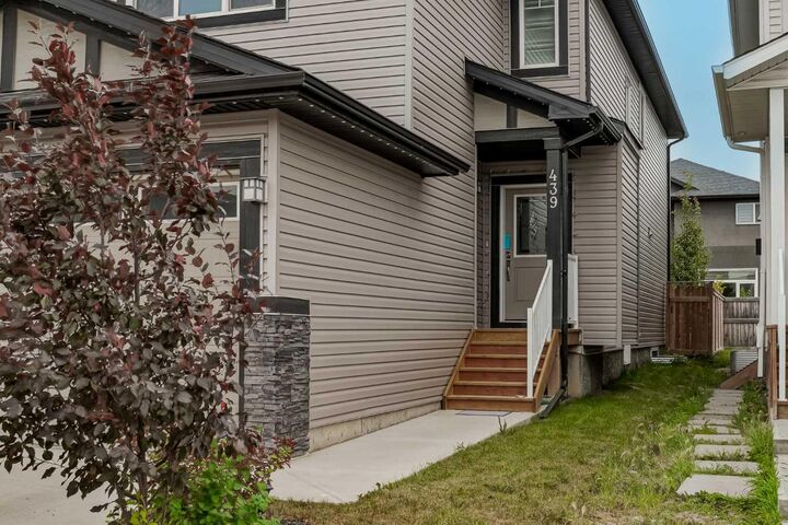 Property Photo:  439 Bayview Way SW  AB T4B 0R7 