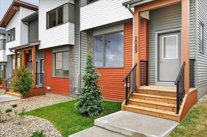 Property Photo: 2089 Vantage Way SW AB T4B 5Y5