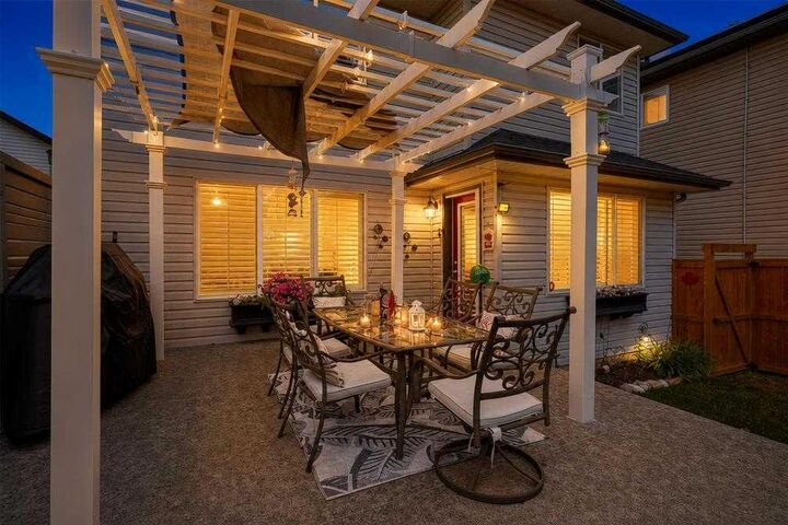 Property Photo:  121 Rockyspring Terrace NW  AB T3G 5Z7 