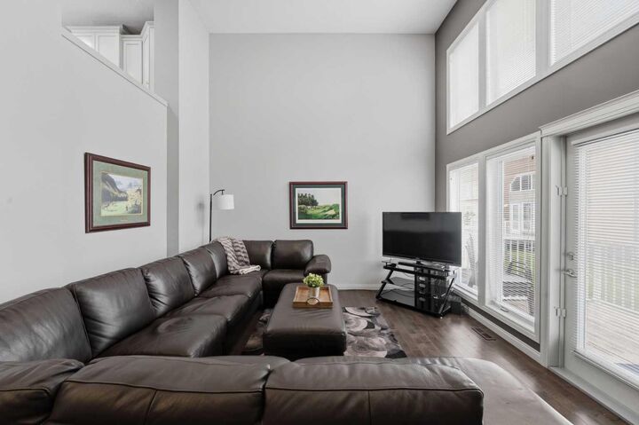 804 Wentworth Villas SW — photo 1