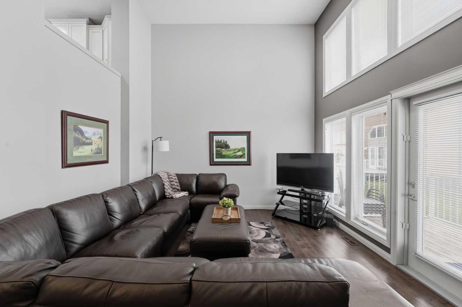 Property Photo: 804 Wentworth Villas SW AB T3E 0K6