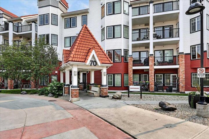 Property Photo: 70 Royal Oak Plaza NW 303 AB T3G 0C6