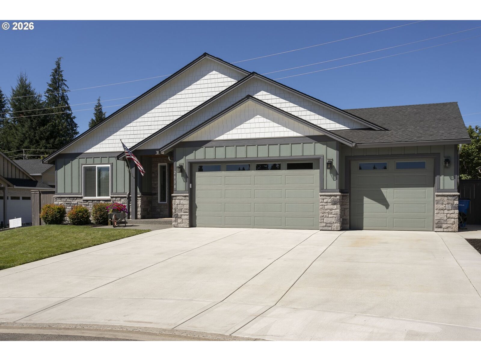 Property Photo:  2938 NE 3rd Cir  WA 98604 