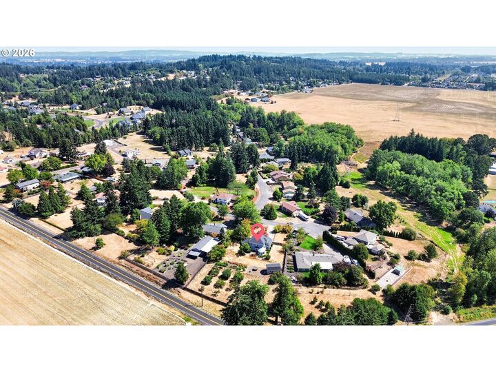 Property Photo: 2350 NW Holly Pl OR 97321