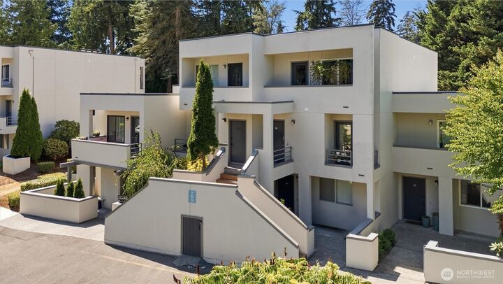 Property Photo: 17001 Inglewood Road NE N208 WA 98028