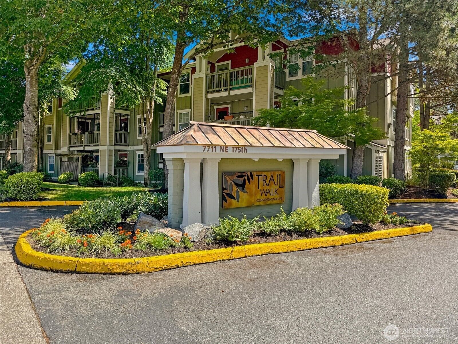 Property Photo: 7711 NE 175th Street F202 WA 98028