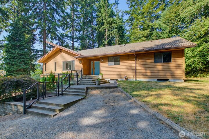Property Photo:  21331  236th Avenue SE  WA 98038 