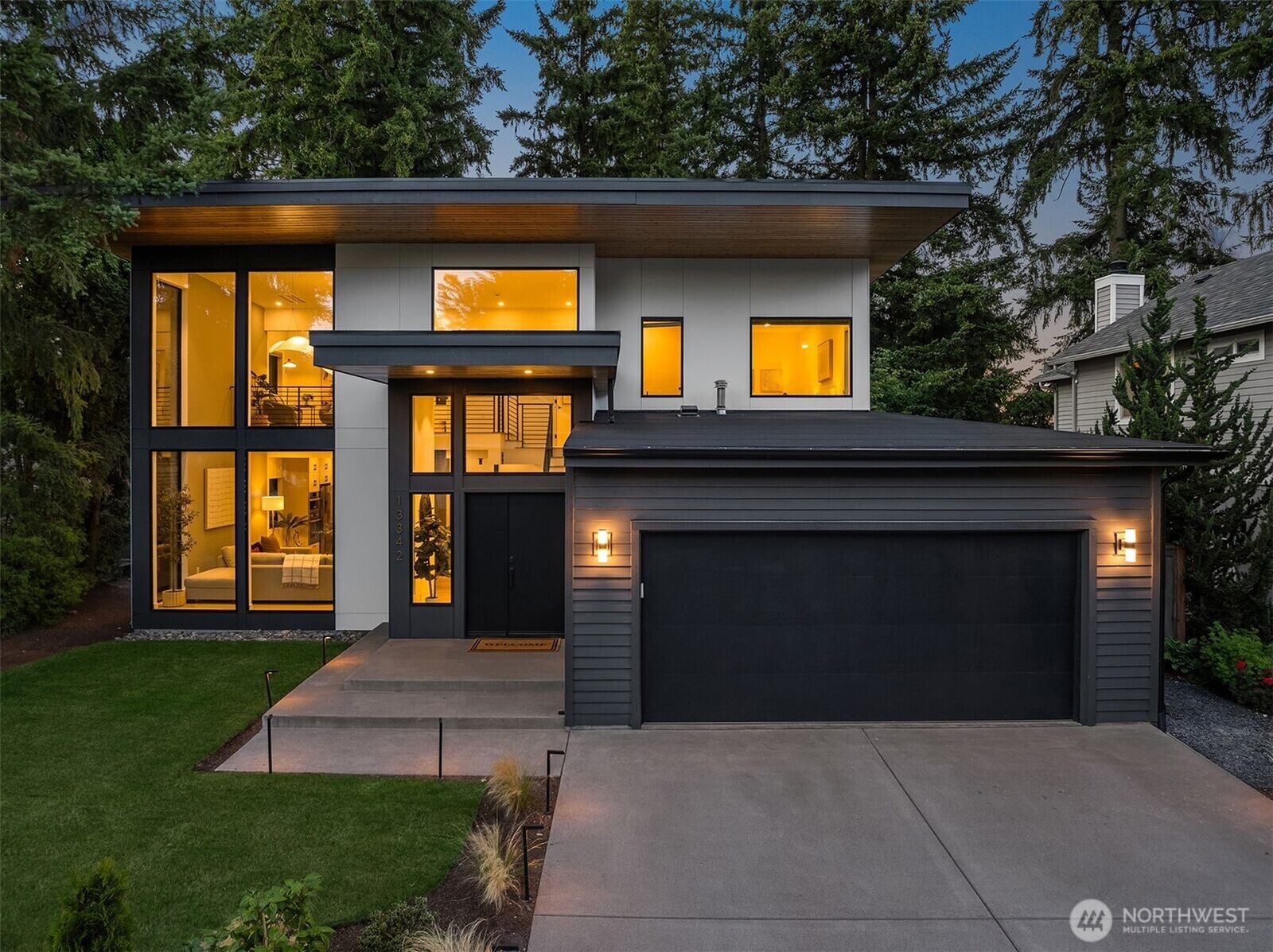 Property Photo: 13342 NE 69th Way WA 98052