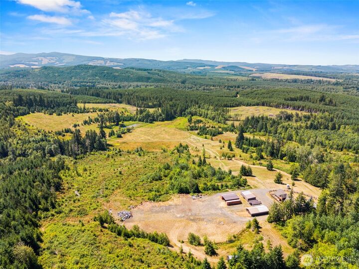 Property Photo:  805  Luebke Road  WA 98649 
