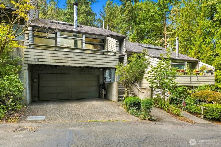 Property Photo:  3605  93rd Avenue SE  WA 98040 